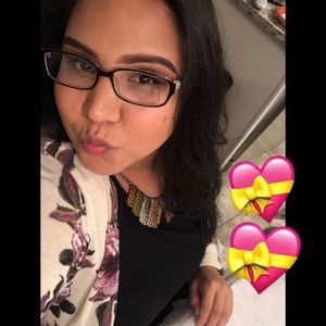 Meet your Posher, Yessii